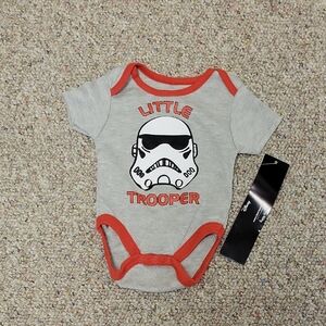 Star Wars Gray and Red Baby Onesie 0/3 Months New Fandom Happy Threads Disney